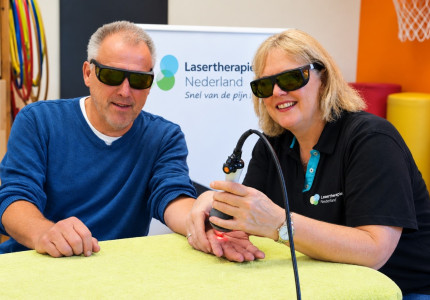 “Dankzij lasertherapie kan ik mijn vingers weer strekken”