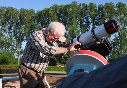 Zonnige bijeenkomst in sterrenwacht