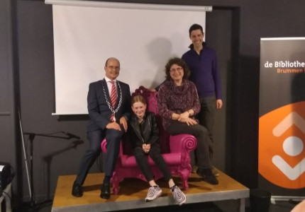 Suze Wassink winnares Voorleeswedstrijd