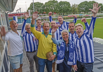 Spetterend en divers eeuwfeest AZC