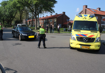 Fietser gewond na botsing met auto