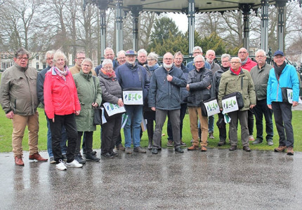 Jubileumfeestje met wandelgidsen