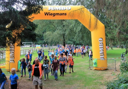 Duizenden wandelaars op pad