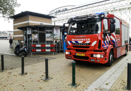 Brandweer rukt uit voor rokende auto in parkeergarage