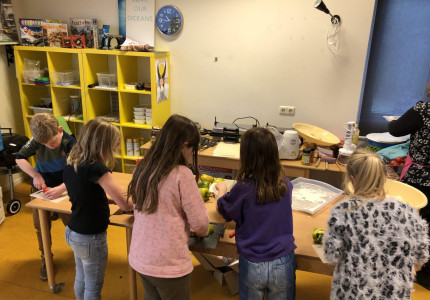 Sam&pippi bakt lahmacuns voor de slachtoffers van de aardbeving