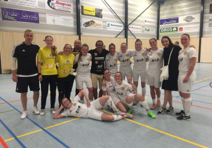 Zaalvoetballers vieren kampioensfeest