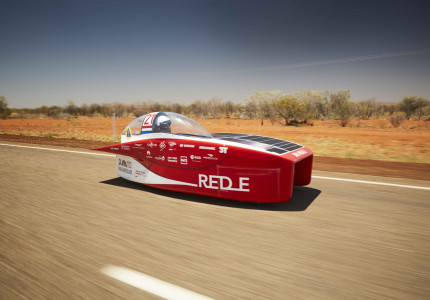 Solar-teams volgen de zon in Marokko