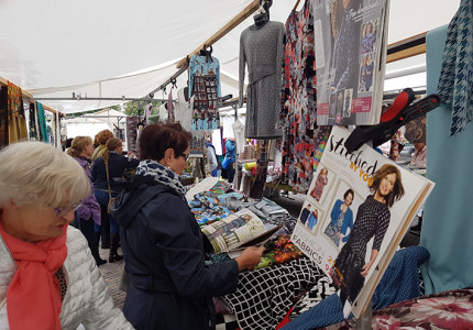 Stoffenbeurs weer op de Brink in Deventer!