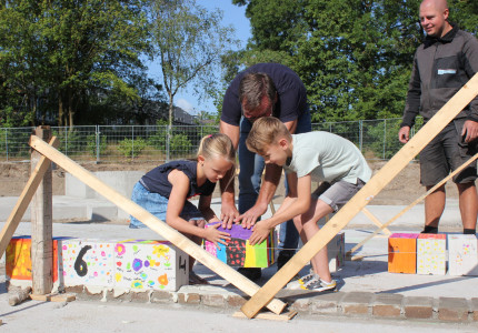 Eerste stenen nieuwe school Eloy