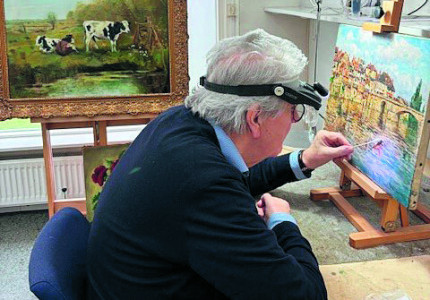 Schoonmaken van vervuilde schilderijen