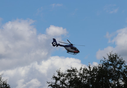 Wat doet die politiehelikopter nou boven Apeldoorn? Dit is de reden!