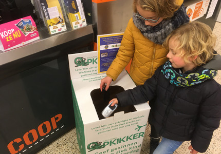 Oude telefoons voor stichting Opkikker
