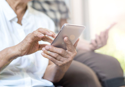 ANBO ‘wapent’ ouderen tegen WhatsApp-fraude
