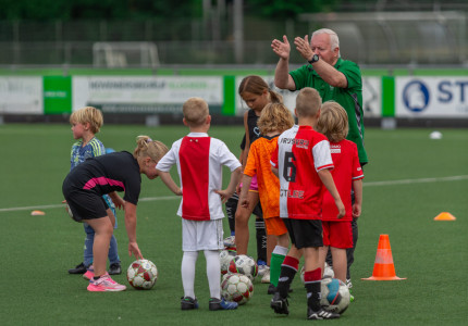 Vriendjes- en Vriendinnetjesdag bij Warnsveldse Boys