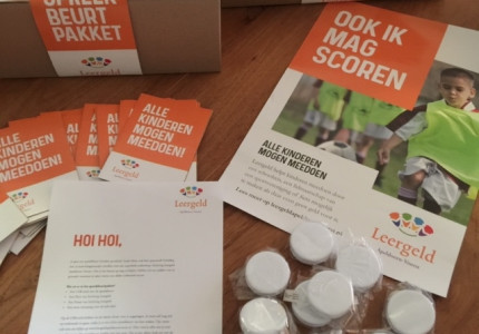 Niemand ziet het aan de voetbalschoenen”