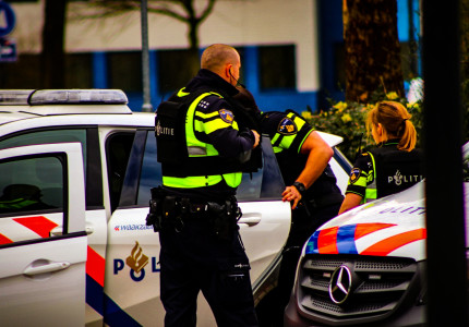 Politie houdt verdachten aan voor overtreding opiumwet en witwassen