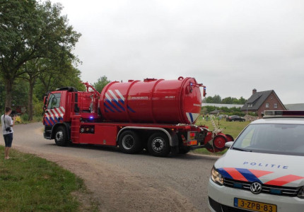 Forse brand in Elspeet; brandweer rukt groots uit