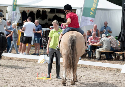 Paardenspektakeldit jaar veel knusser