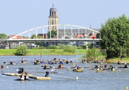 Kanopolotop gaat het water op