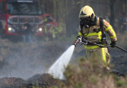 Grote heidebrand bij Epe