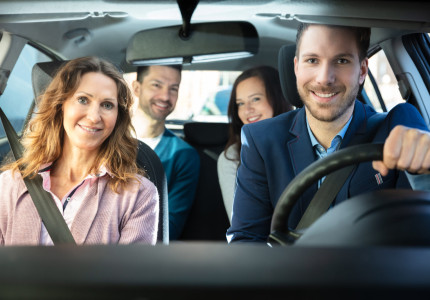 Reizen met de auto of het openbaar vervoer in coronatijd: dit moet je weten!