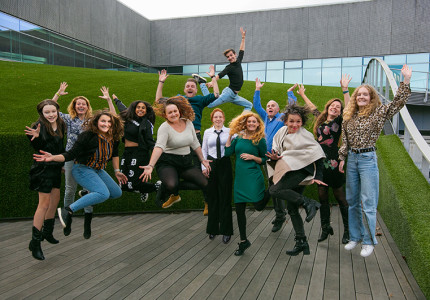 Talenten stralen op theaterpodium