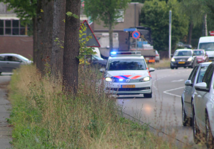 Busje belandt in sloot