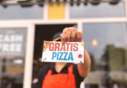 Domino’s verrast Apeldoorn met gratis pizza’s