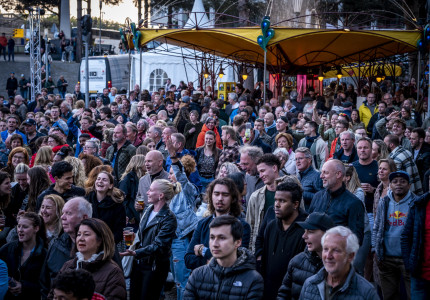 Ongewone optredens en interactieve installaties op verrassende locaties