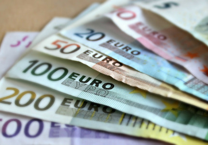 Plannen van grote uitgaven worden extra tegen het licht gehouden