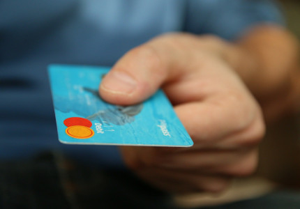 Nederlanders financieel uit balans door lockdown: Horeca én portemonnee weer open