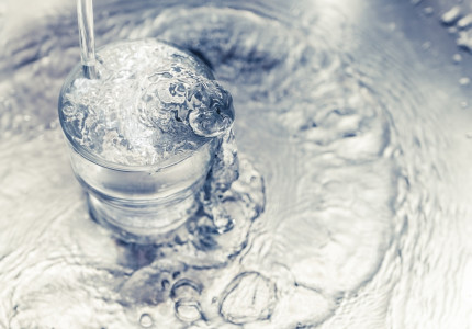 Water drinken in het buitenland; is dat wel verstandig?