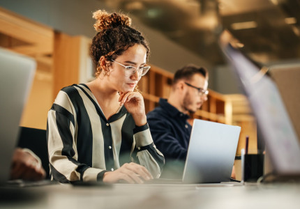Uitzendsoftware en backoffice uitbesteden: een geavanceerde kijk voor ervaren uitzendprofessionals