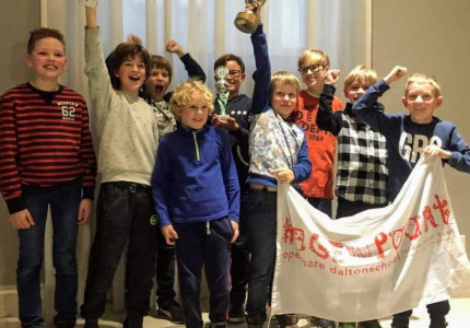 De Hagenpoort elfde keer winnaar Deventer Schoolschaaktoernooi
