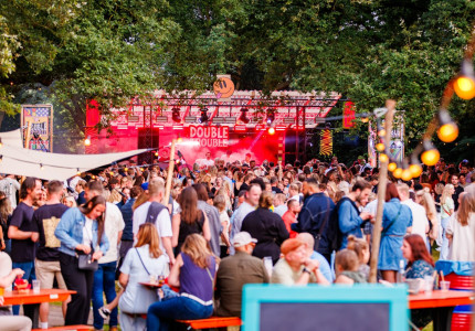 DOUBLE TROUBLE sluit zomer af in sprookjestuin