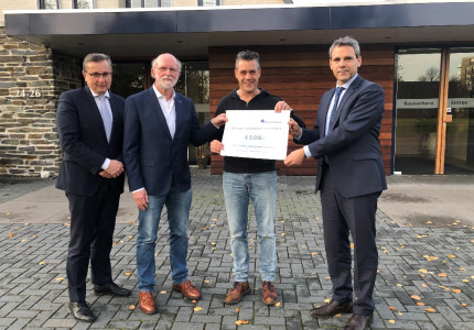 Ruim 2.500 euro opgehaald voor Stichting Zwerfjongeren Apeldoorn