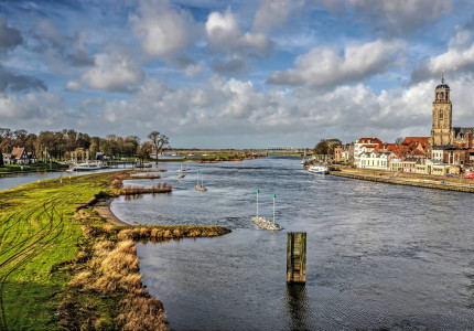 VVV Tips van de Week | IJsselbiënnale 2021, Kinderkaravaan en Dagtochten Deventer