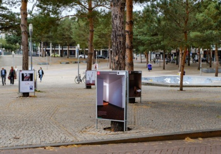 Dertig werken van tien fotografen