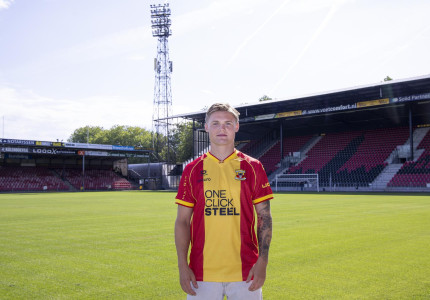 Go Ahead Eagles legt spits Erik Flataker vast