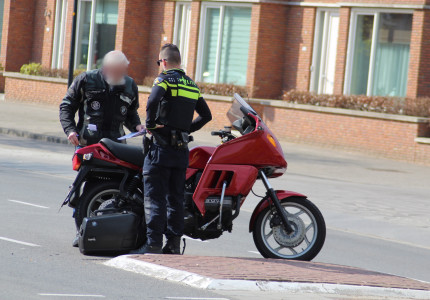Weer een ongeval op de Oude Beekbergerweg- Ravenweg in Apeldoorn