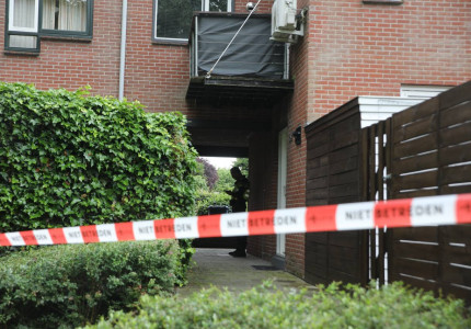 Zwaargewonde na steekpartij in woning aan Edelenveld in Apeldoorn