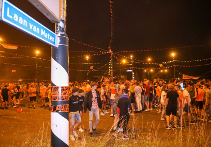 Gebiedsverboden voor vijf feestgangers rotonde De Maten: ‘Overlast of letsel accepteren we niet’