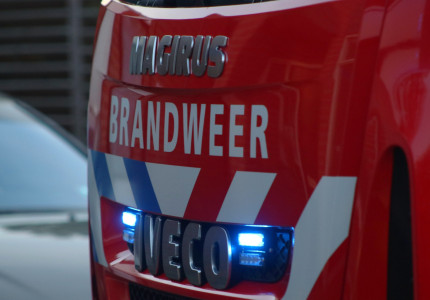 Schuur verwoest door felle brand in Apeldoorn