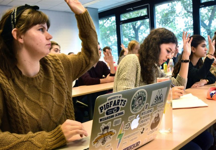 Meisjes voelen meer prestatiedruk dan jongens