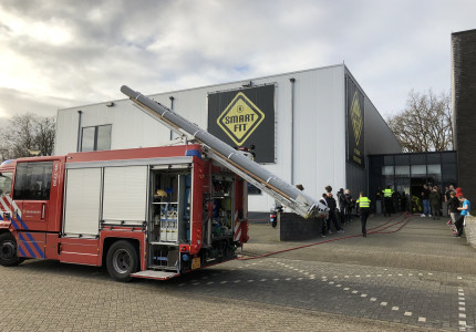Brand in sportschool