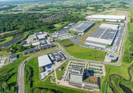 Deventer start eerste energiehub met groepscontract bedrijven