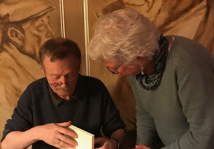 Koos van Zomeren in sfeervolle zaal