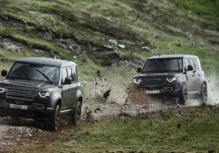 New Land Rover Defender kiest luchtruim in nieuwe James Bond-film