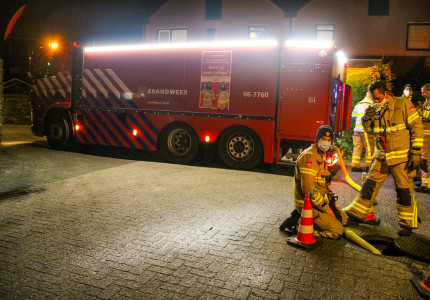 Brandweer spoelt riool na waarnemen ‘vreemde’ lucht