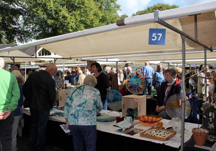 Dertigjarige Bathmense Kunstmarktnog altijd fris als een hoentje